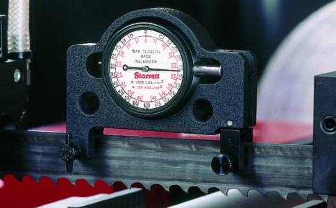 淄博锯切钛合金用双金属带锯条还是硬质合金带锯条？