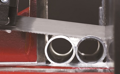 淄博锯切金属材料时出现卡带锯条原因以及处理方法？